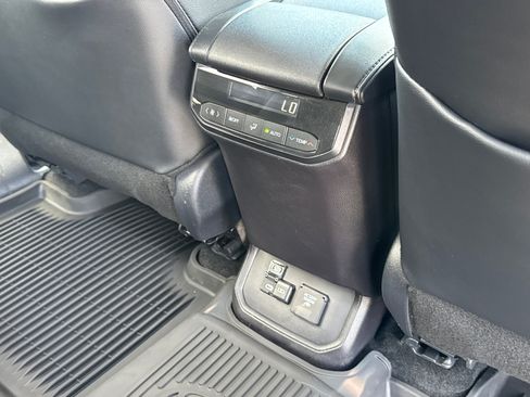 New 2026 Toyota Highlander Limited AWD/4WD image 19