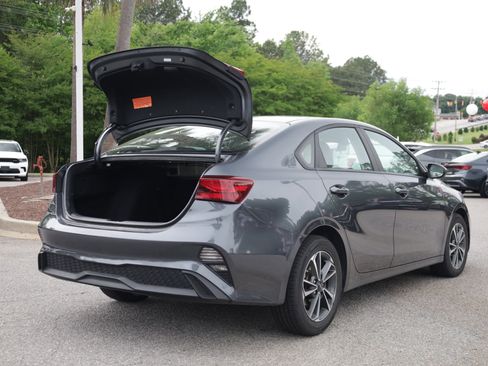Used 2024 Kia Forte LXS FWD image 5