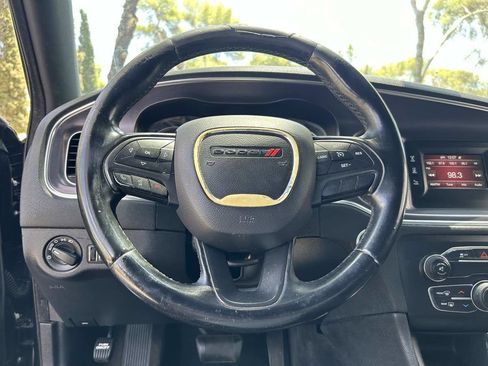 Used 2015 Dodge Charger SE w/ Sport Appearance Group image 10