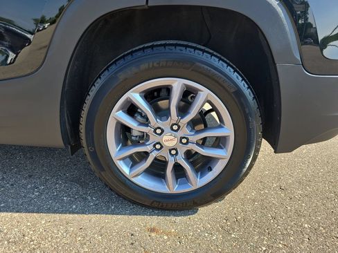 Used 2024 GMC Terrain SLT w/ Infotainment Package II AWD/4WD image 35
