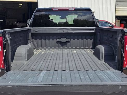 Used 2024 Chevrolet Silverado 1500 RST w/ Z71 Off-Road Package AWD/4WD image 9