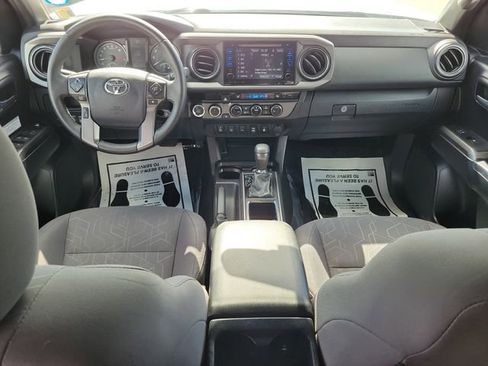 Used 2017 Toyota Tacoma TRD Off-Road w/ Premium & Technology Package image 14