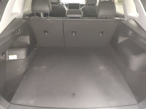 Used 2025 Volkswagen Tiguan SE AWD/4WD image 15