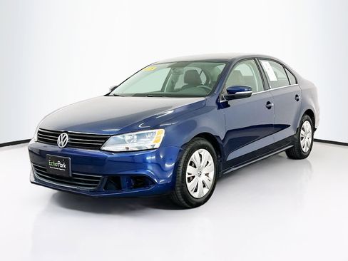Used 2013 Volkswagen Jetta SE image 3