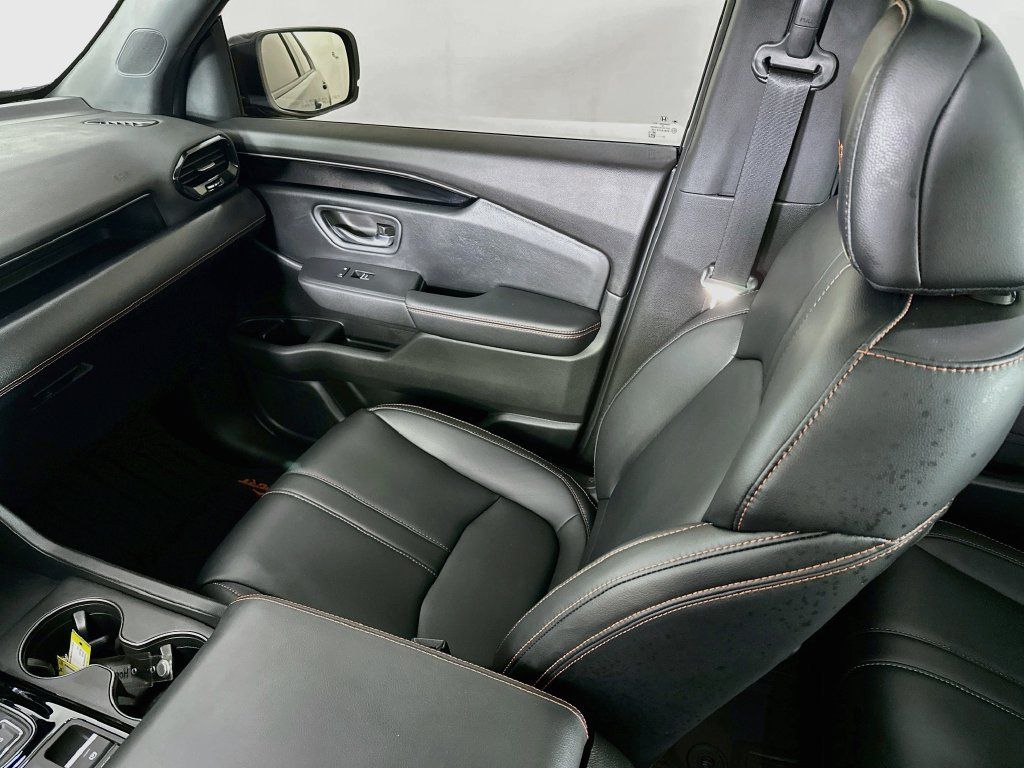 Used 2023 Honda Pilot TrailSport image 24