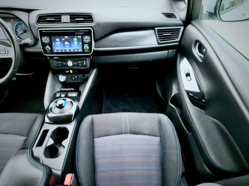 Used 2018 Nissan Leaf SV image 34