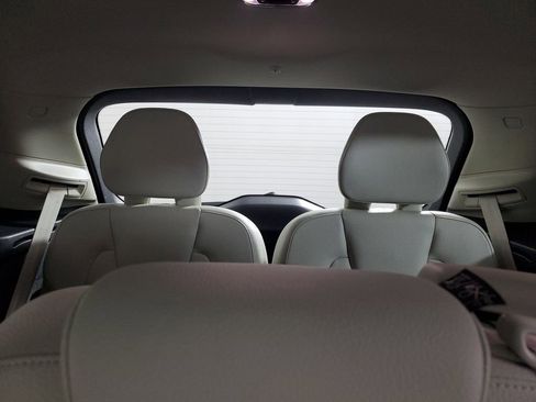 Used 2022 Volvo XC90 T5 Momentum w/ Climate Package FWD image 17