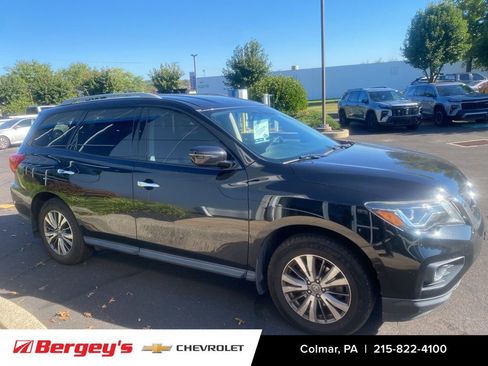 Used 2018 Nissan Pathfinder S image 3