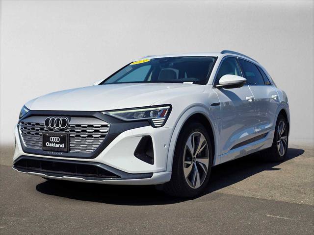 Used 2024 Audi Q8 e-tron Premium Plus w/ Premium Plus Package AWD/4WD image 7