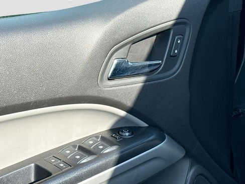 Used 2018 Chevrolet Colorado LT w/ LT Convenience Package image 8