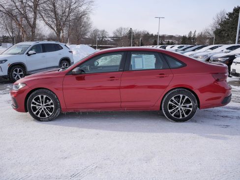 Used 2025 Volkswagen Jetta Sport image 4