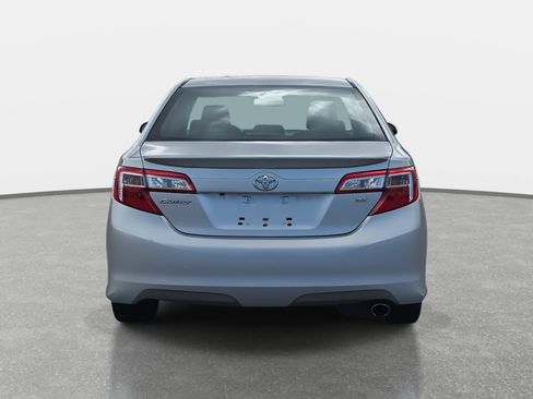 Used 2014 Toyota Camry SE image 6