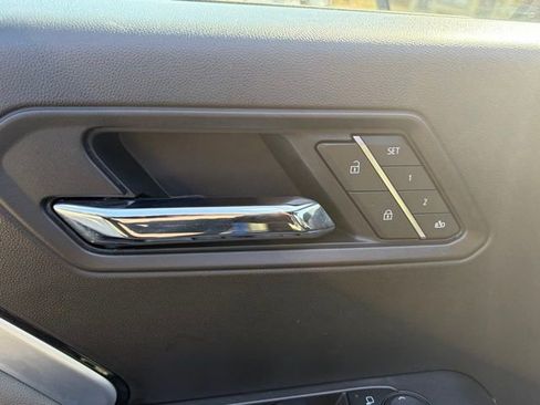 Used 2025 Chevrolet Colorado ZR2 w/ Technology Package image 6