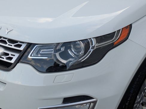 Used 2015 Land Rover Discovery Sport HSE Luxury image 12