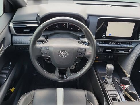 Used 2025 Toyota Camry SE w/ Convenience Package FWD image 12