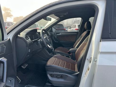 Used 2024 Volkswagen Tiguan SEL R-Line image 15