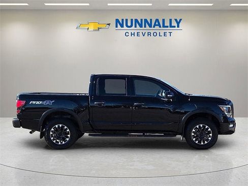 Used 2021 Nissan Titan PRO-4X w/ Pro-4x Convenience Package image 6