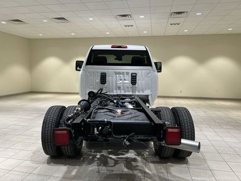 New 2026 GMC Sierra 3500 SLE w/ SLE Convenience Package AWD/4WD image 4