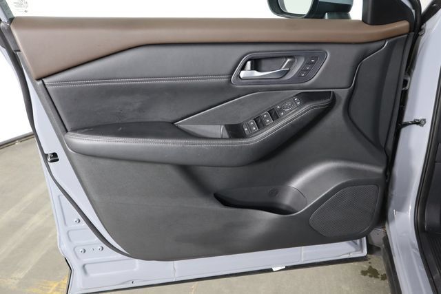 Used 2023 Nissan Rogue SL FWD image 18