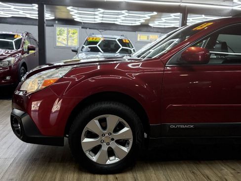 Used 2013 Subaru Outback 2.5i Limited AWD/4WD image 4