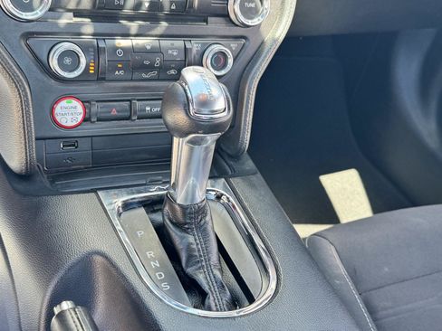 Used 2017 Ford Mustang Coupe RWD image 20
