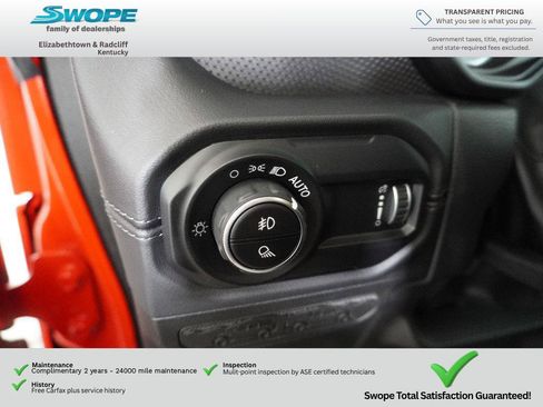 Used 2025 Jeep Gladiator Rubicon AWD/4WD image 14