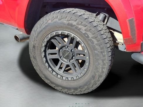 Used 2017 Toyota Tacoma SR5 w/ Tow Package image 28