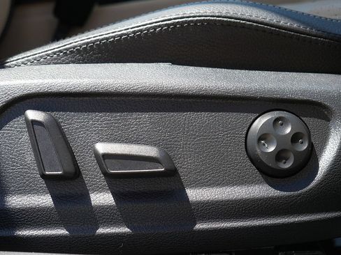 Used 2013 Volkswagen CC Lux FWD image 53