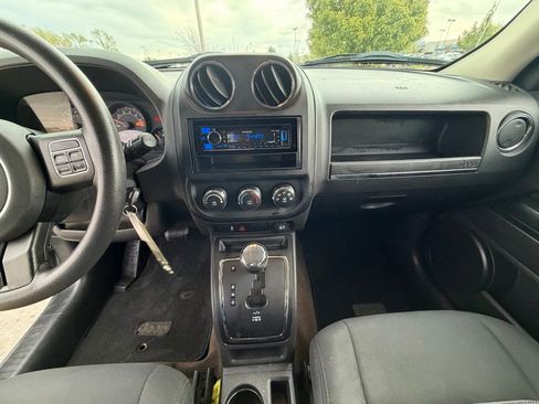 Used 2014 Jeep Patriot Sport AWD/4WD image 26