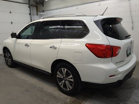 Used 2017 Nissan Pathfinder SL AWD/4WD image 3