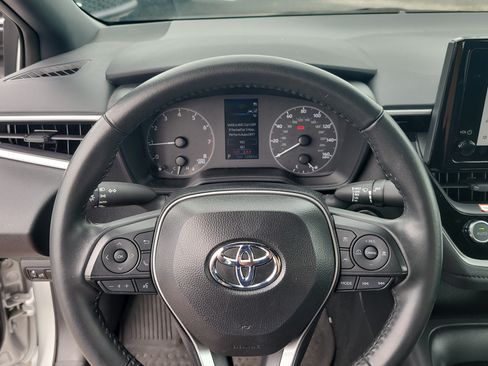 Used 2025 Toyota Corolla SE FWD image 25
