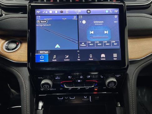 Used 2024 Jeep Grand Cherokee L Summit image 9