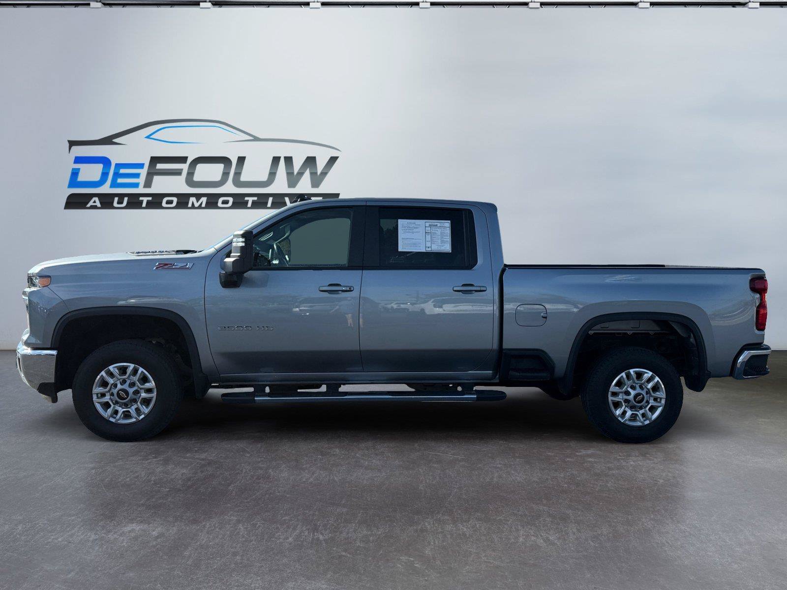 Used 2025 Chevrolet Silverado 2500 LT w/ Convenience Package AWD/4WD image 6