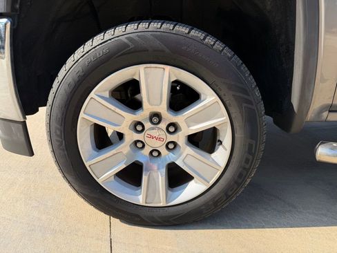 Used 2017 GMC Sierra 1500 SLE w/ SLE Value Package image 9