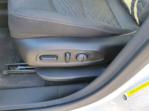 Used 2020 Chevrolet Equinox LT image 21