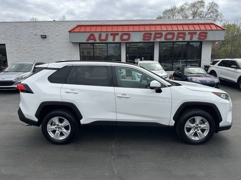 Used 2021 Toyota RAV4 XLE image 4