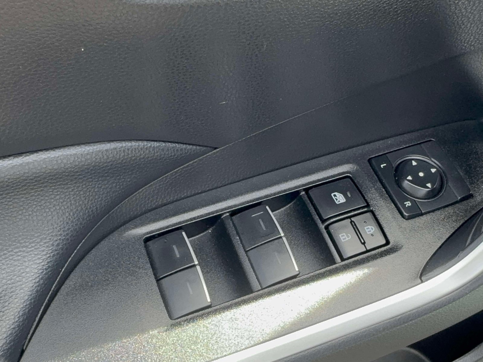 Used 2025 Toyota RAV4 XLE FWD image 17