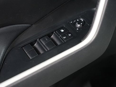 Used 2021 Toyota RAV4 LE image 28