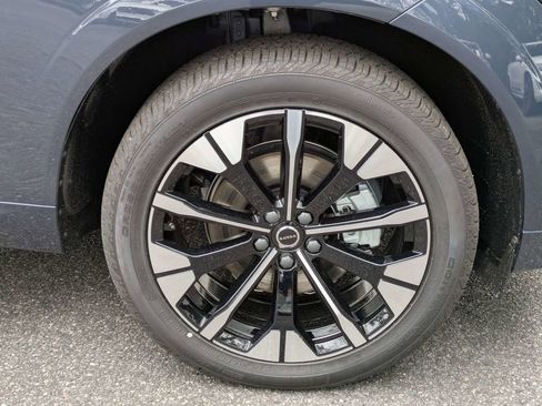 New 2026 Volvo XC60 B5 Plus w/ Protection Package Premier AWD/4WD image 11