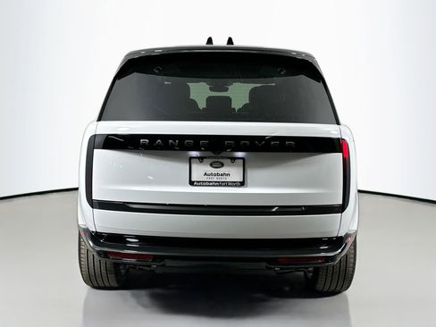 New 2025 Land Rover Range Rover Long Wheelbase SE image 5
