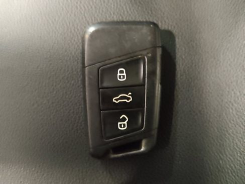 Used 2021 Volkswagen Jetta SE image 32