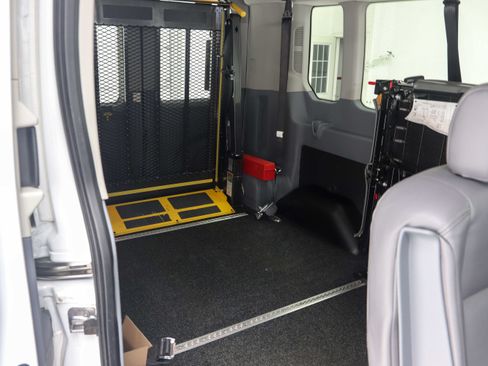 Used 2018 Ford Transit 350 XLT RWD image 18