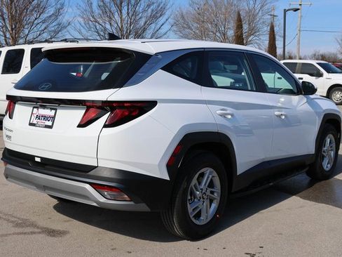 New 2026 Hyundai Tucson SE image 3