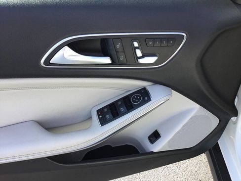 Used 2019 Mercedes-Benz GLA 250 4MATIC w/ Premium Package image 18