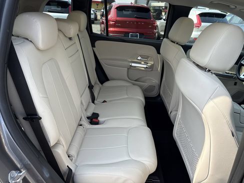 Certified 2022 Mercedes-Benz GLB 250 image 32