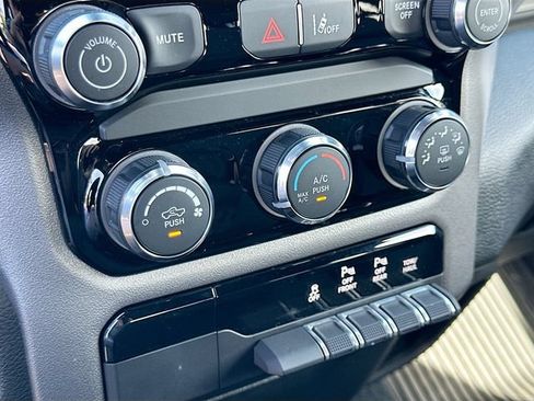 Used 2025 RAM 1500 Big Horn AWD/4WD image 16