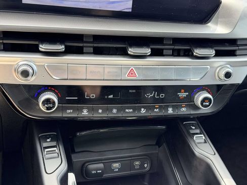 Used 2025 Kia Telluride S AWD/4WD image 11