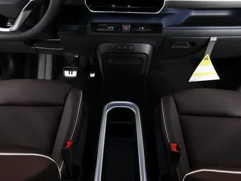 New 2025 Volkswagen ID. Buzz Pro S RWD image 38