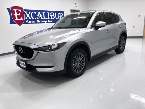 Used 2017 MAZDA CX-5 Touring w/ Preferred Equipment Package image 4
