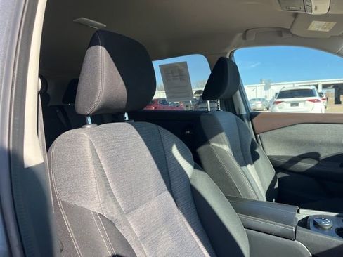 Used 2021 Nissan Rogue SV image 51